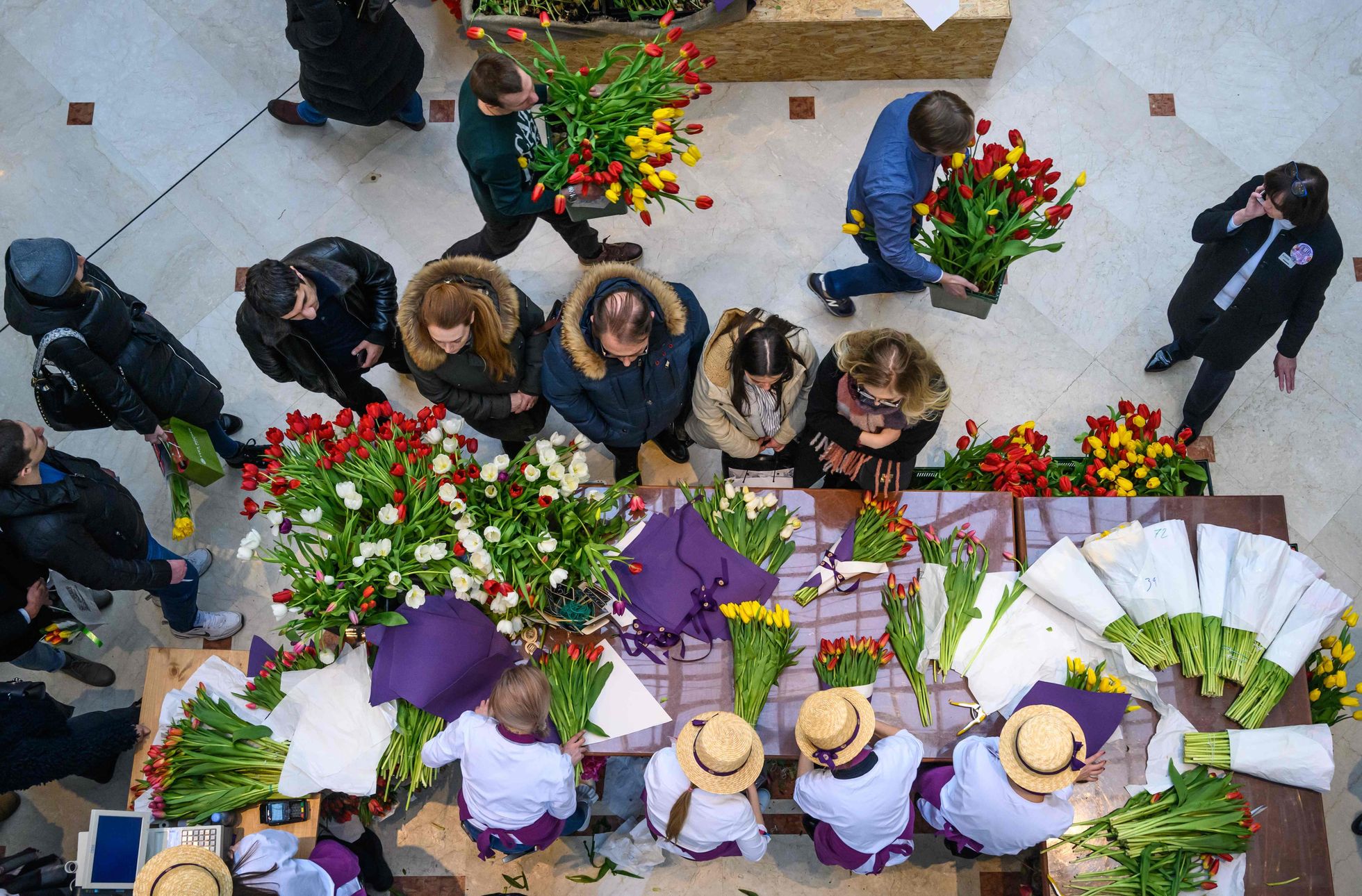 Lillemüüjate äri hakkas Moskvas õitsema juba päev enne naistepäeva.