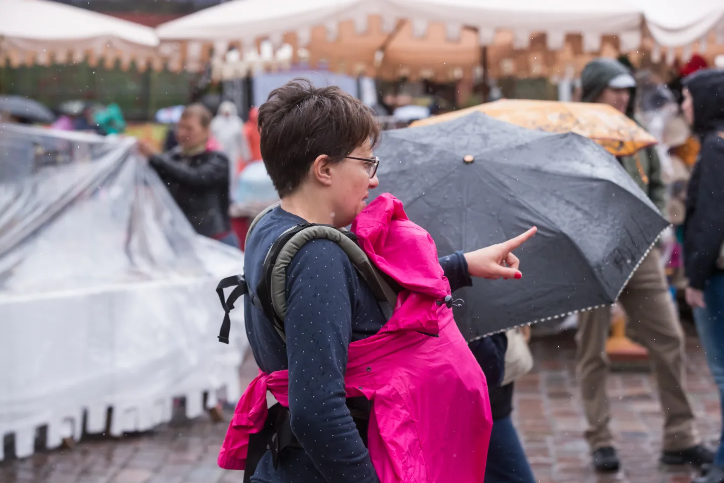 Turist Tallinna vanalinnas