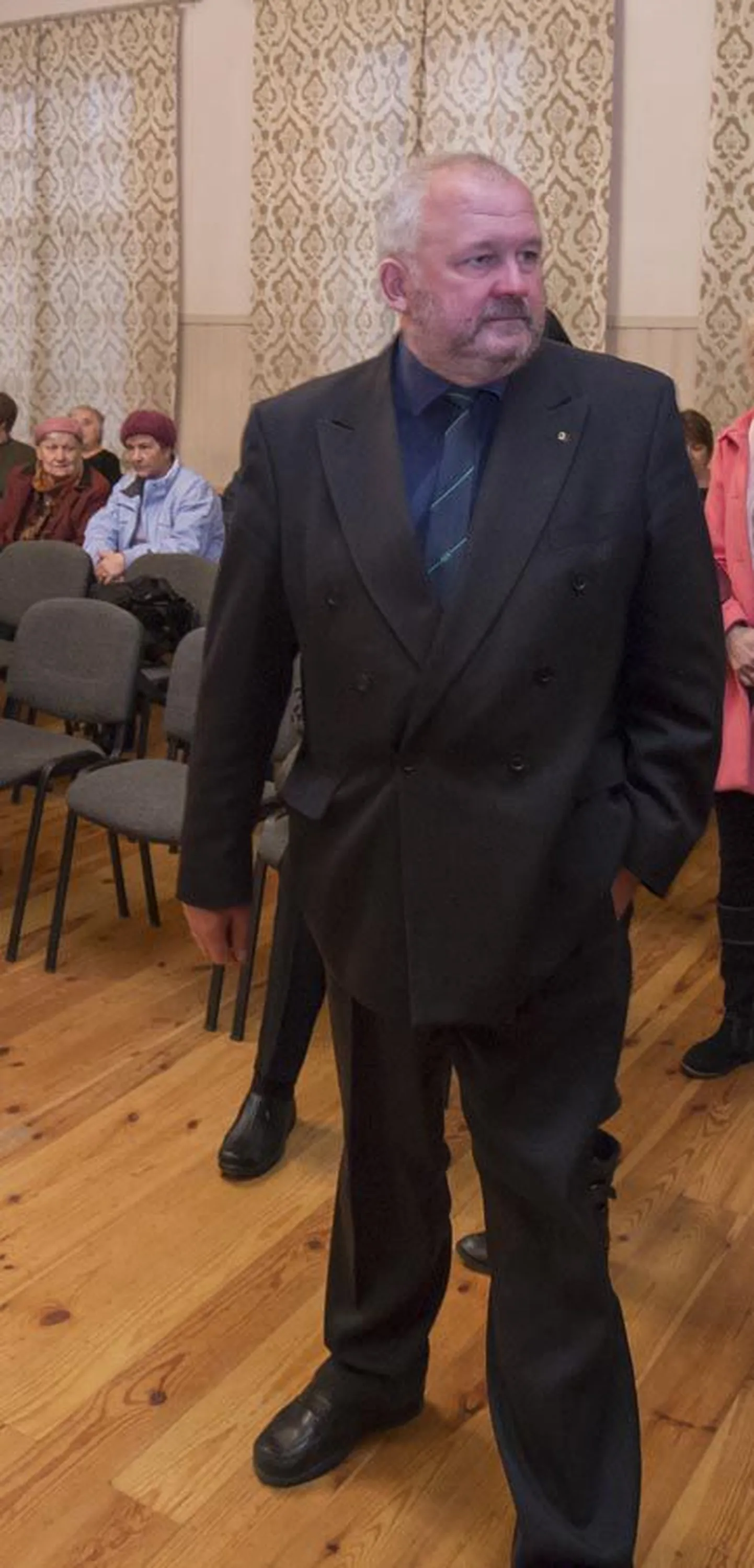 20. jaanuarist asus Kalevi Kaur tööle Suure-Jaani arendusnõunikuna. Oma sõnul tahab ta jätkata neid tublisid algatusi, mis eelmisest ametnikust pooleli jäid.