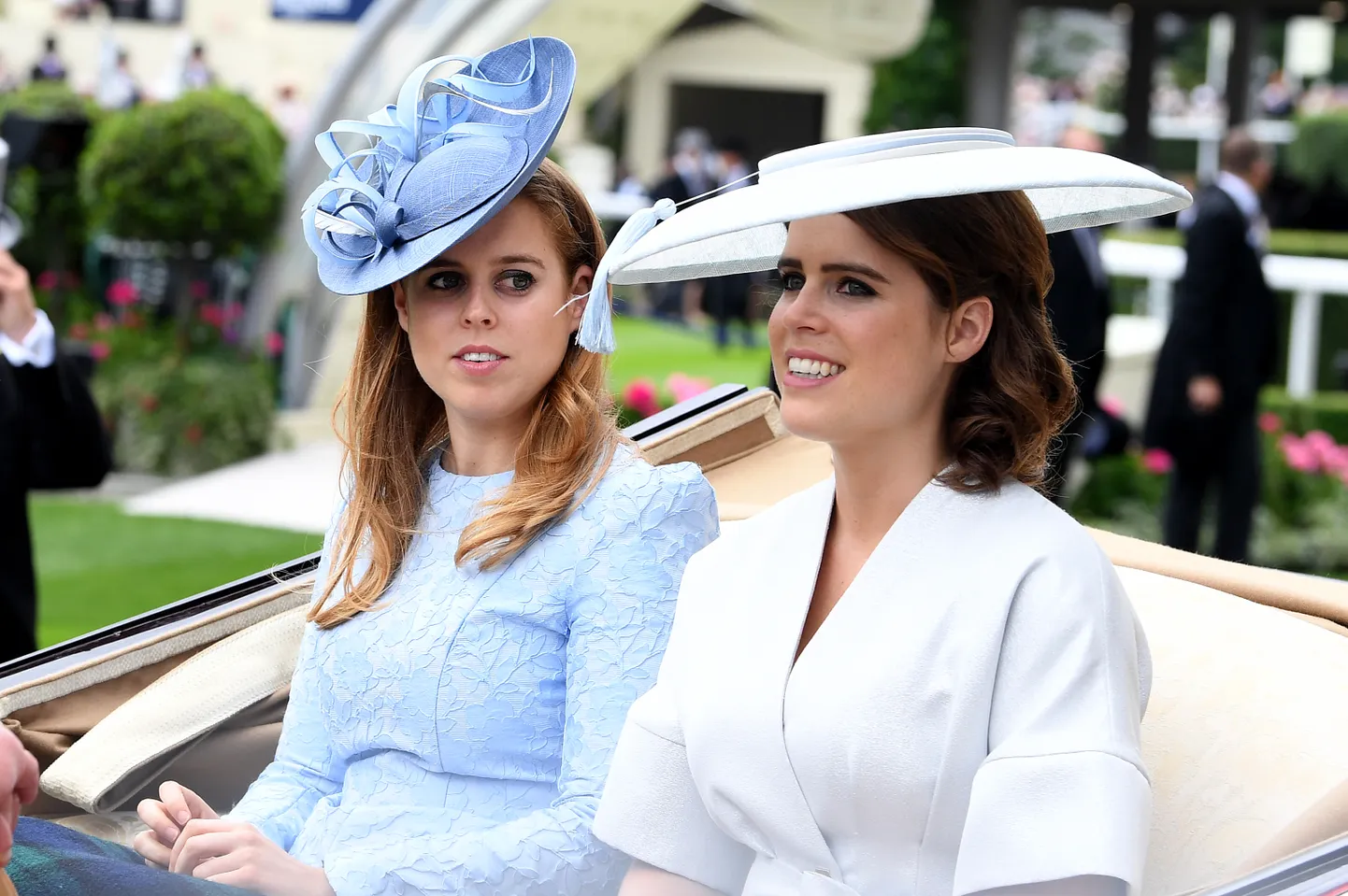 Printsess Beatrice (vasakul) ja printsess Eugenie