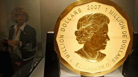 Saksa kohus saatis trellide taha 100-kilogrammise kuldmündi varastanud kolm meest