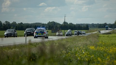 Kaasliiklejad sõitsid raskest avariist mööda: politsei tuletab meelde abistamiskohustust