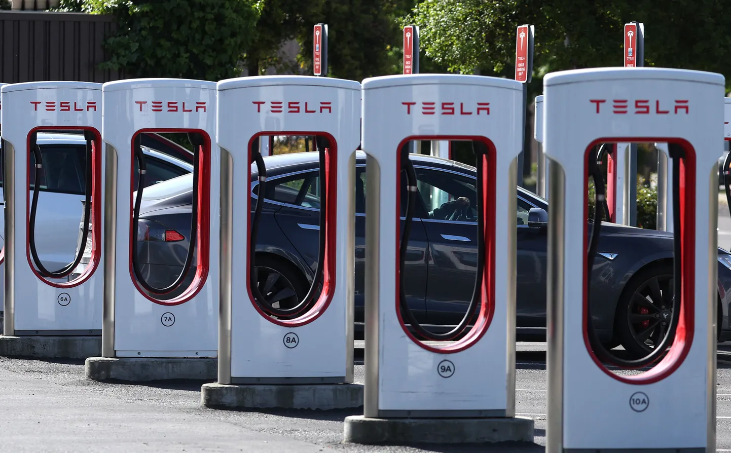 Tesla elektriautode laadijad USAs.