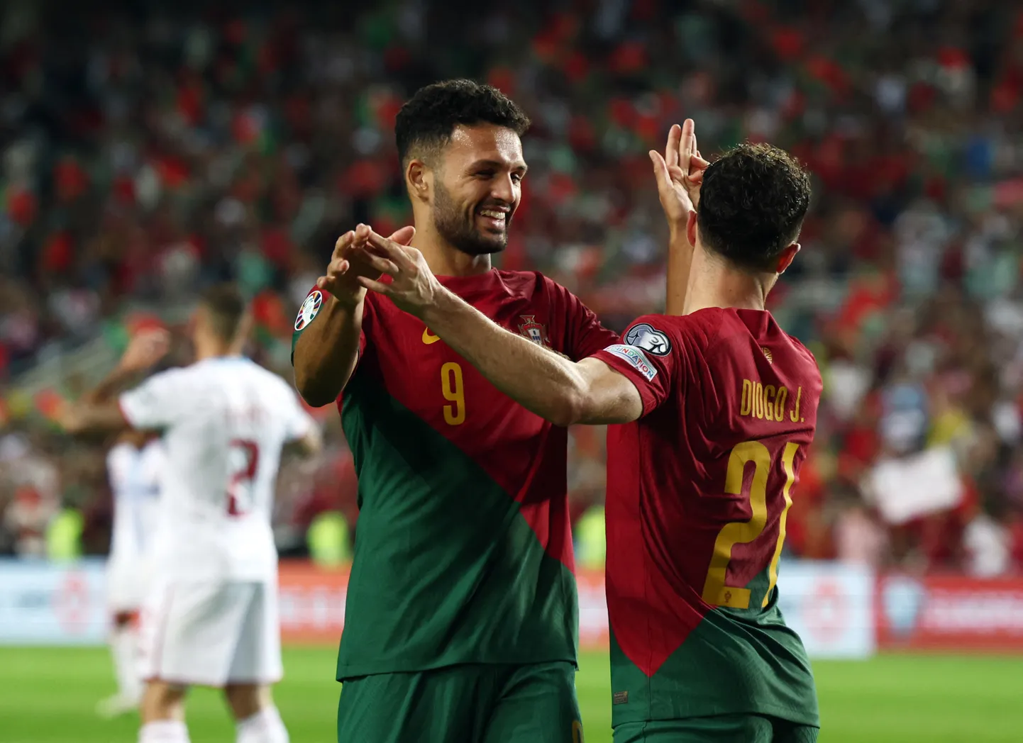 Portugāles futbolisti Gonsalu Ramoss un Diogu Žota