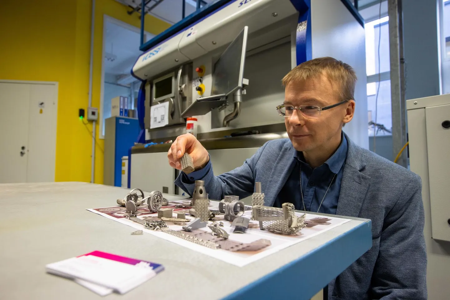 Tallinna Tehnikaülikooli mehaanika ja tööstustehnika instituudi direktor professor Kristo Karjust leiab ülikooli 3D-metalliprinterit tutvustades, et tootmise digitaliseerimine ja automatiseerimine peab olema väga põhjalikult läbi mõeldud. 