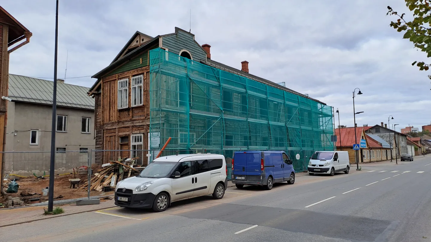 Võrus taastatav ajalooline võõrastemaja London, rohkem tuntud kui endine politseimaja.