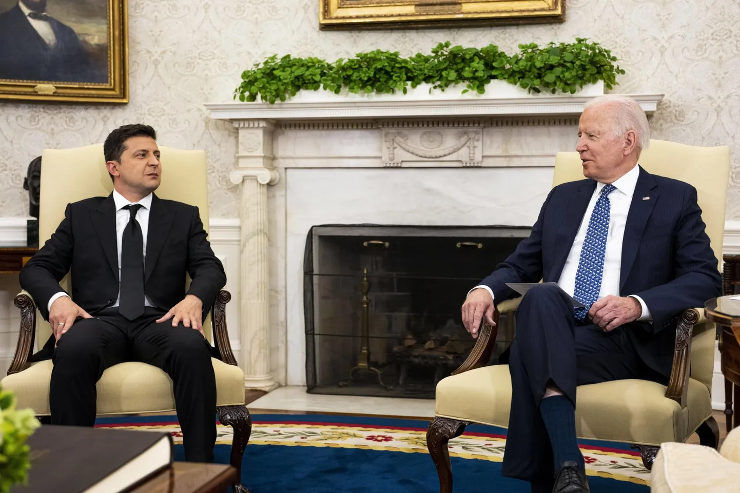 Volodõmõr Zelenskõi ja Joe Biden kohtumisel Valges Majas.