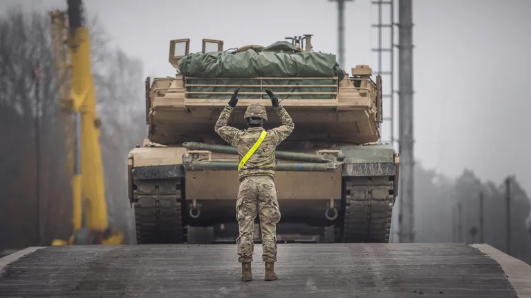 Atklāj militārajām vajadzībām attīstīto Garkalnes dzelzceļa infrastruktūru