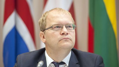 Еврокомиссия не может помочь Эстонии вернуть вывезенные Россией регалии президента