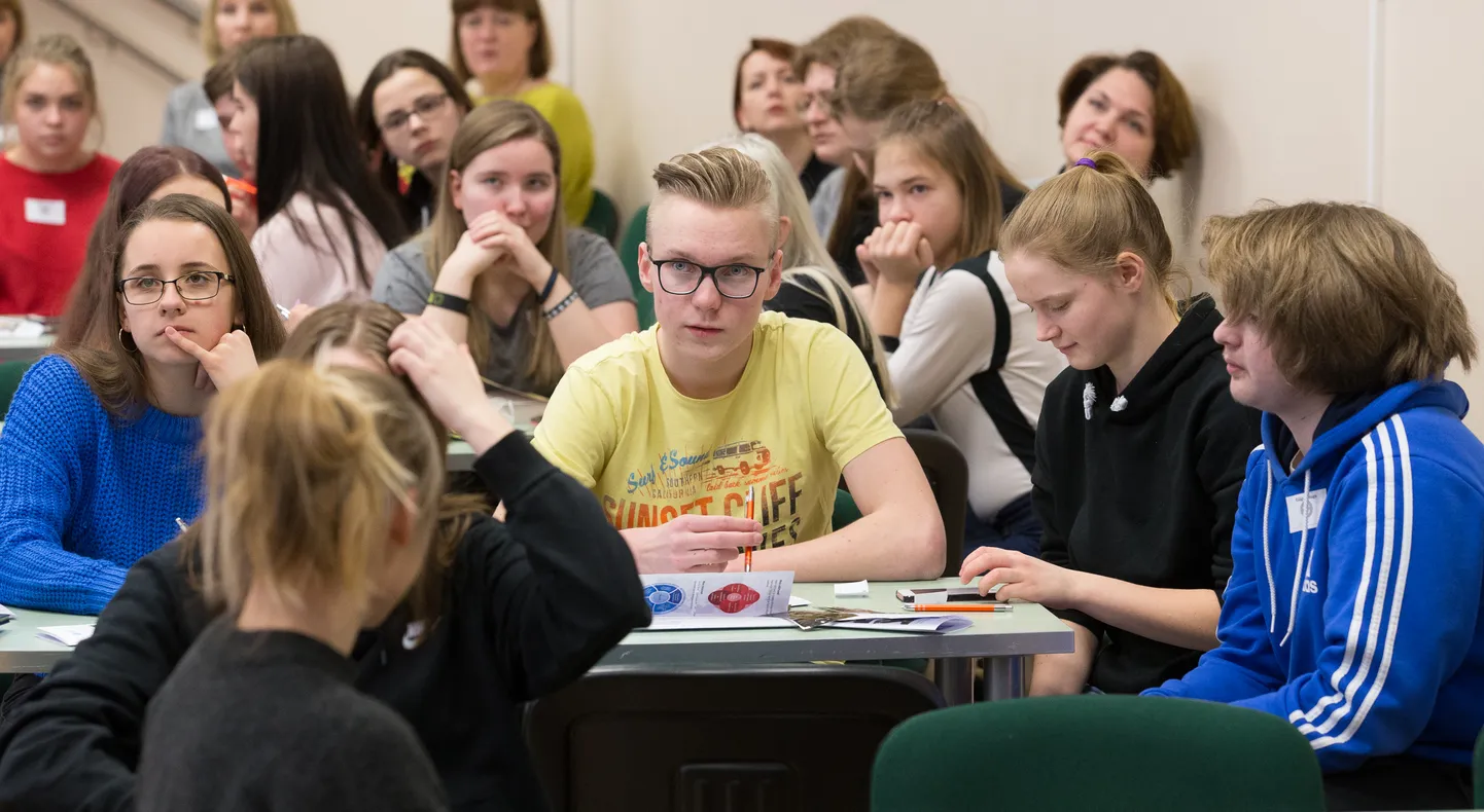 Esimesele infopäevale kutsuti noored, kes lõpetavad sel kevadel põhikooli ja võiksid alustada oma gümnaasiumiõpinguid uues koolis.