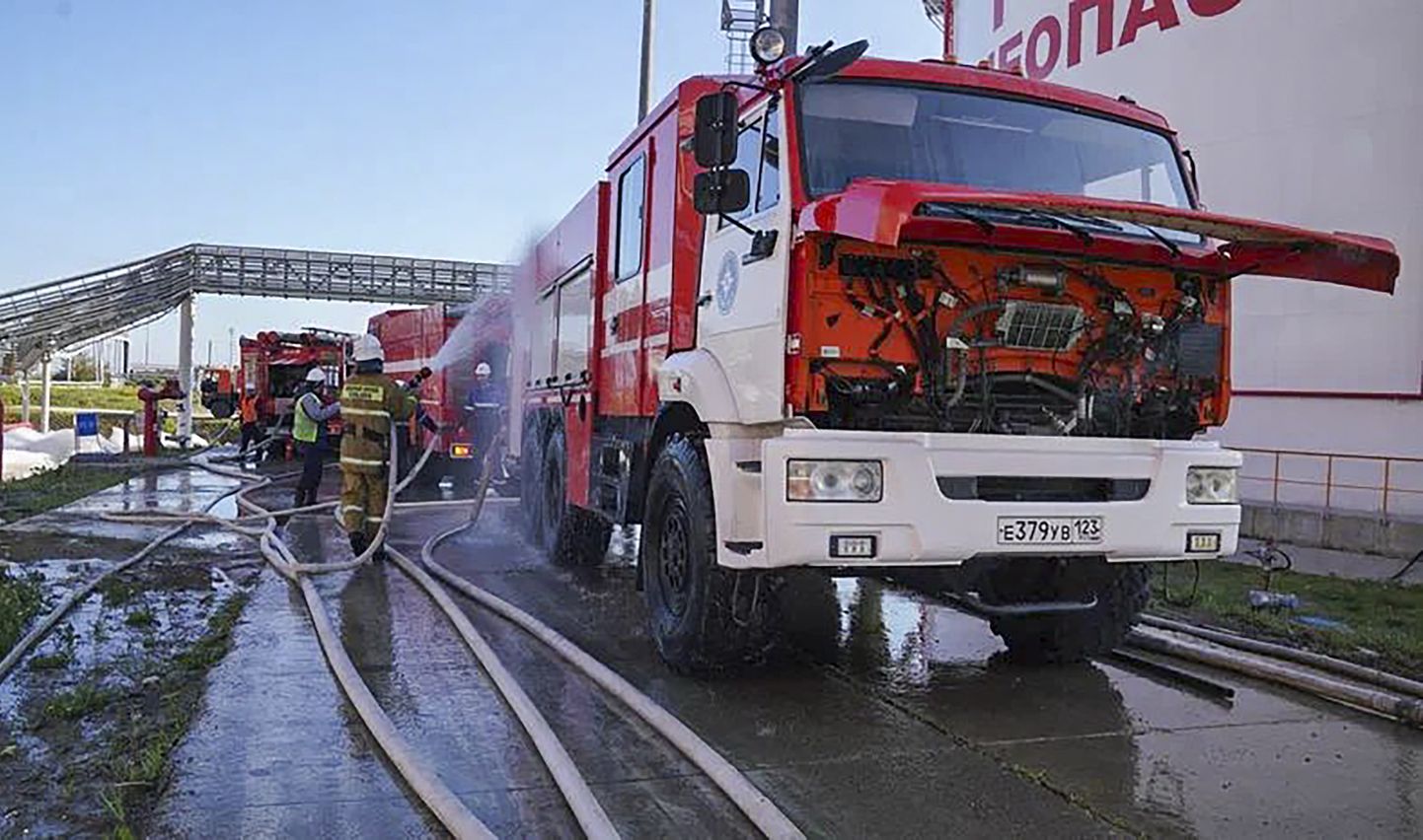 Пожарные в России