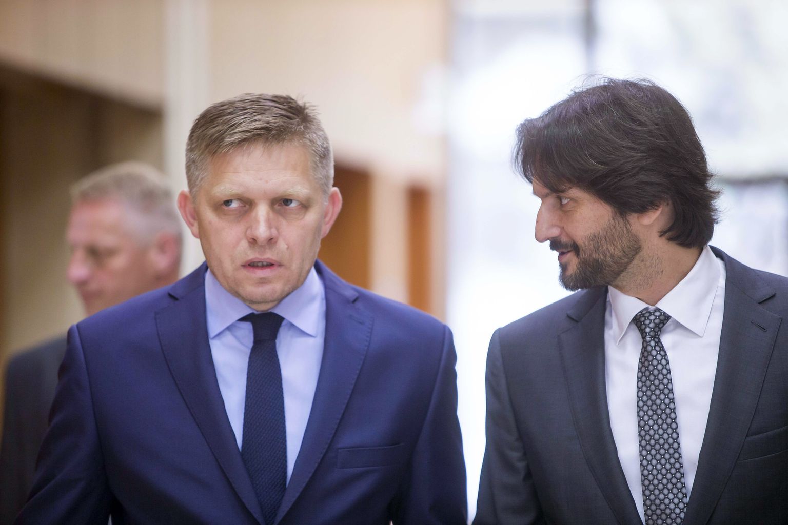 Slovakkia kuuma poliitikasuve kesksed tegelased: peaminister Robert Fico (vasakul)ja siseminister Robert Kaliňák.