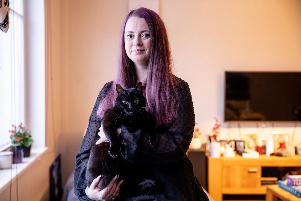 Heidi Ruul ja tema süsimust Jacky.