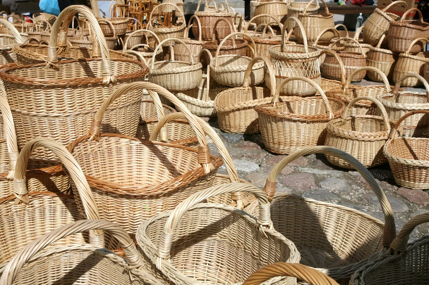 Laupäeval peetakse Tartu kesklinnas kevadlaata.