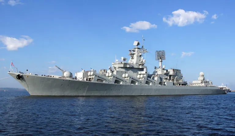 Флагман Черноморского флота России крейсер "Москва" был потоплен 13 апреля 2022 года украинскими ракетами, но у России остались другие корабли. А у Украины другие ракеты