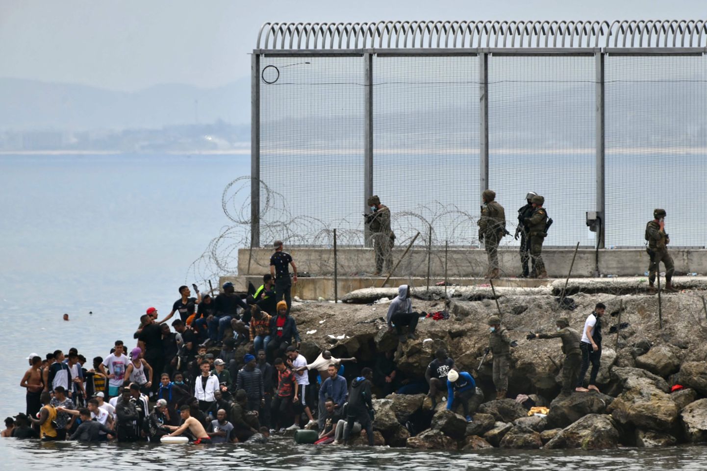 Põgenikud Hispaania Ceuta enklaavis.