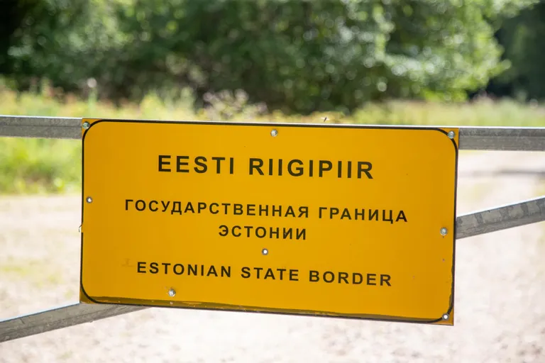Keelusilte ja tõkkeid on Eesti ja Venemaa piiri lähedal omajagu.