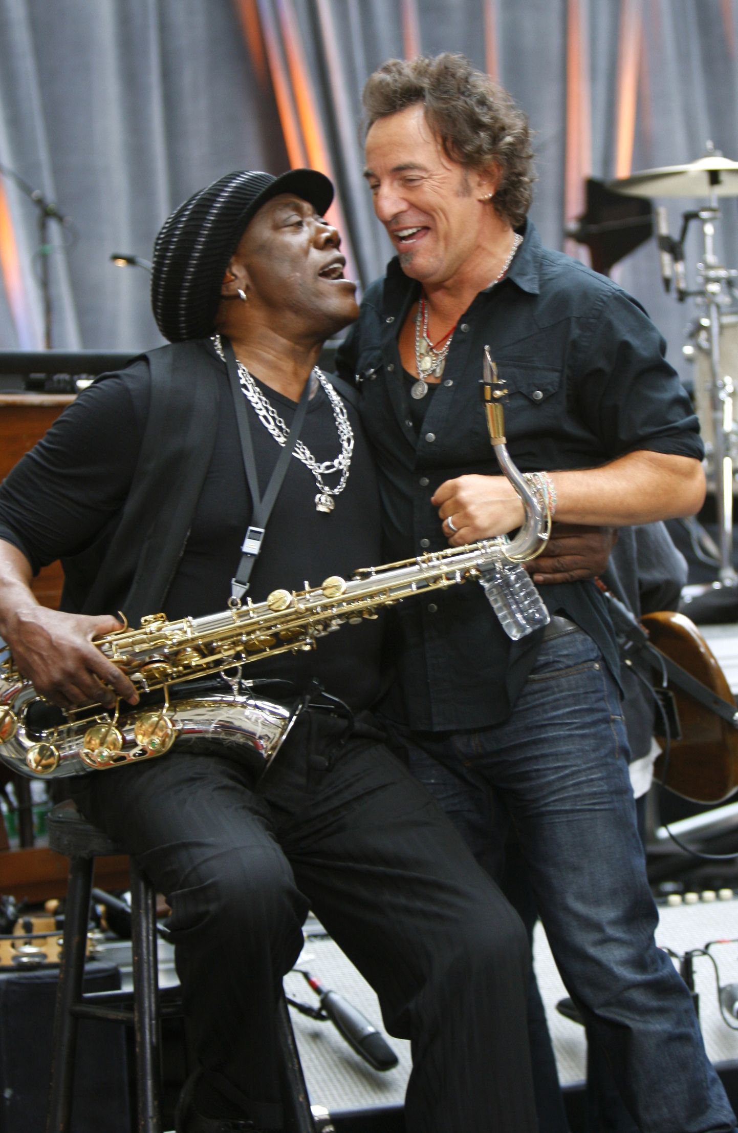 Bruce Springsteen (paremal)  «Born to Run» sisaldab ühte legendaarsemat saksofonisoolot muusikaajaloos