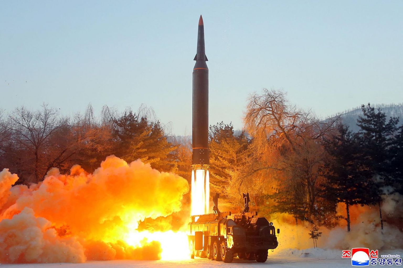 Põhja-Korea Kaitseteaduste Akadeemia eestvõtmisel olevat 5. jaanuaril salajasest asukohast välja tulistatud just selline hüperhelikiirusel atmosfääris sihtmärgini planeeriv tapamasin. 