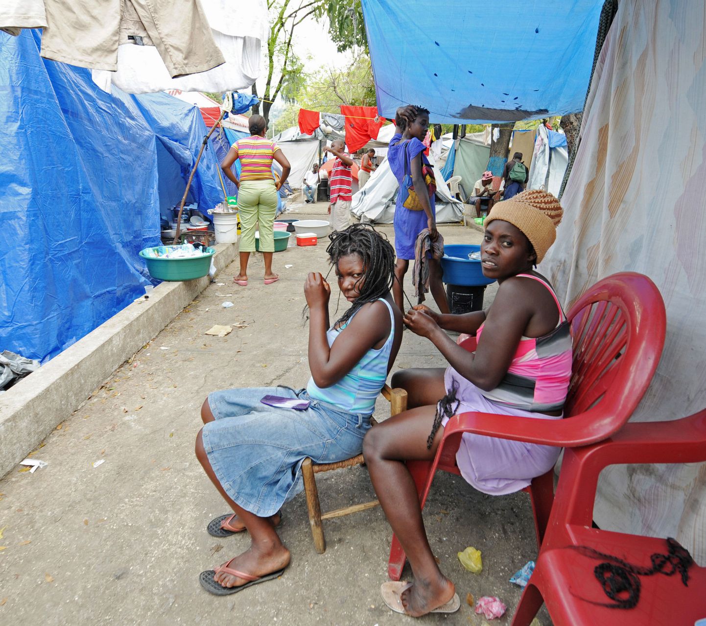 New Yorgist saadetakse Haiti maavärina ohvritele trendikaupa
