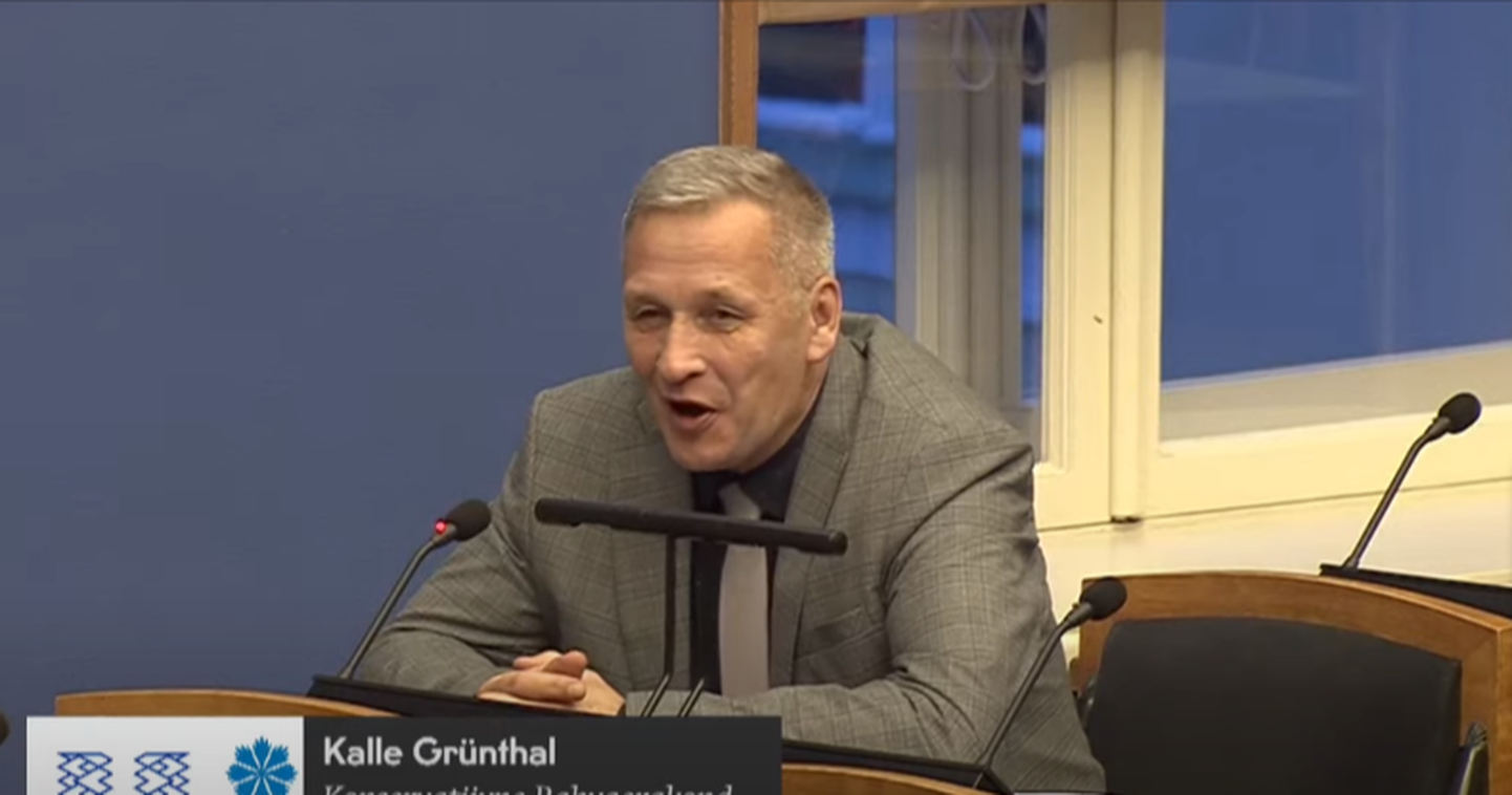 Kalle Grünthal istub riigikogus nüüd fraktsioonitute saadikute reas.