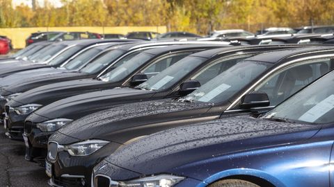 Ettevõtja: eestlased ostavad üha odavamaid ja vanemaid autosid