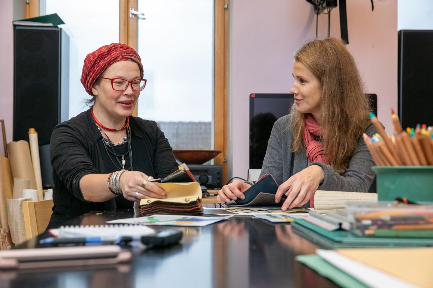 Kolmandat korda toimuva disaininädala eestvedamisega tegelevad Eliko Kajak (vasakul) Athena koolist ja idee autor Krõõt Nõmmela-Mehide.