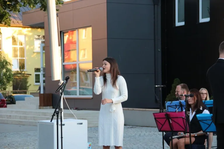 Suvekontserdil astus solistina üles Siret Tuula.