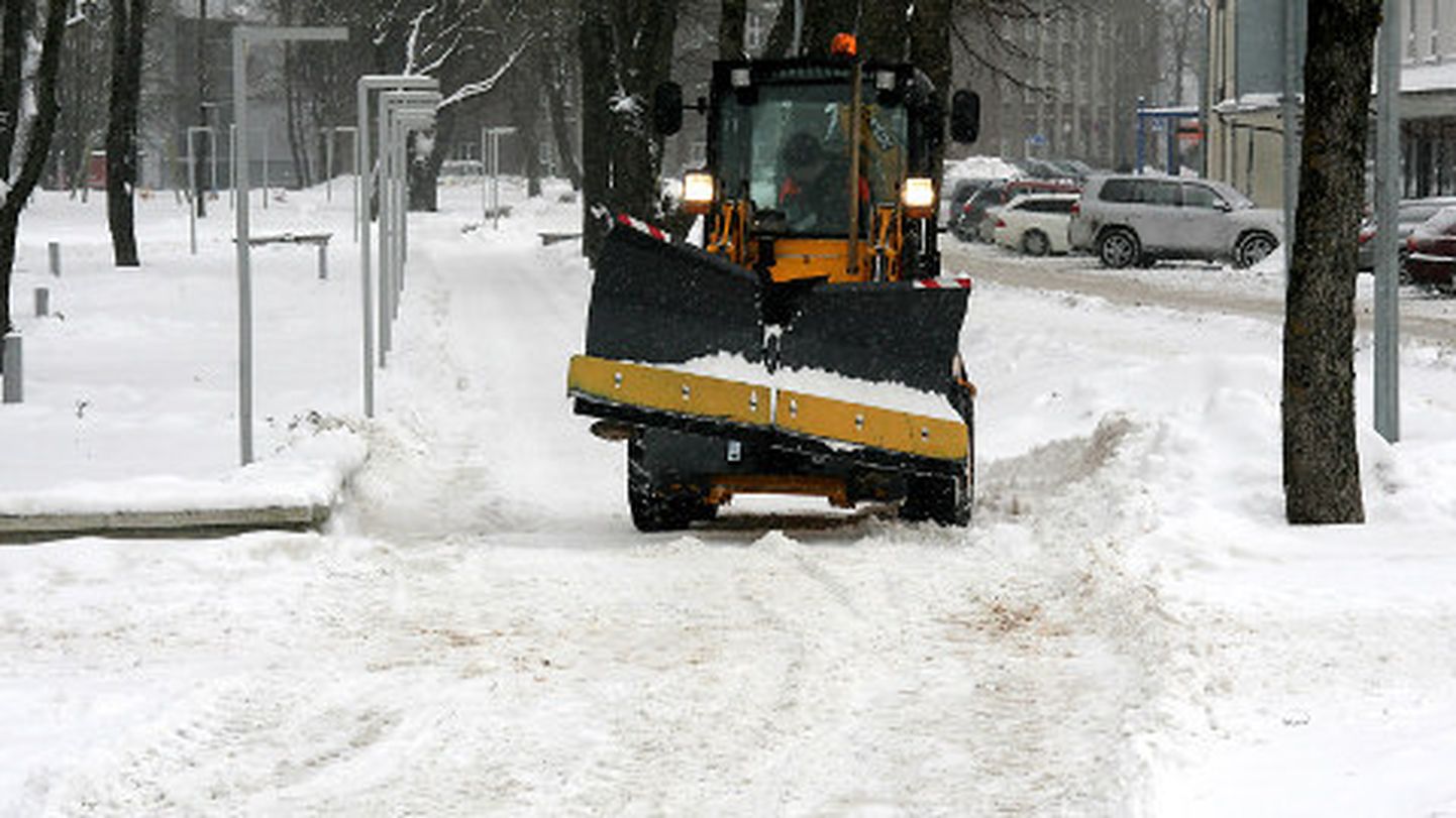 N&V on kinnitanud, et neil on vajalik tehnika ja võimsus teede ning tänavate hooldamiseks ettenähtud mahus olemas. Ometi saadi trahvinõue juba tänavuse esimese suurema lumega.