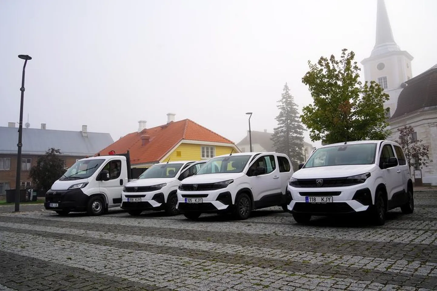 Valga vald soetas uued sõidukid sotsiaaltöötajatele, maapiirkonna koduhooldustöötajatele ja vallahooldusteenistusele.