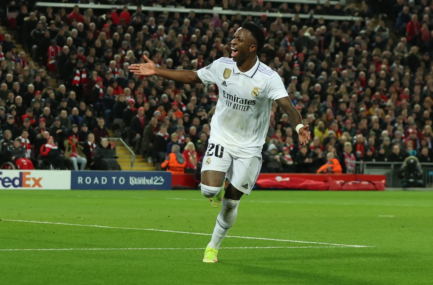 Madrides "Real" futbolists Vinisiuss Žuniors