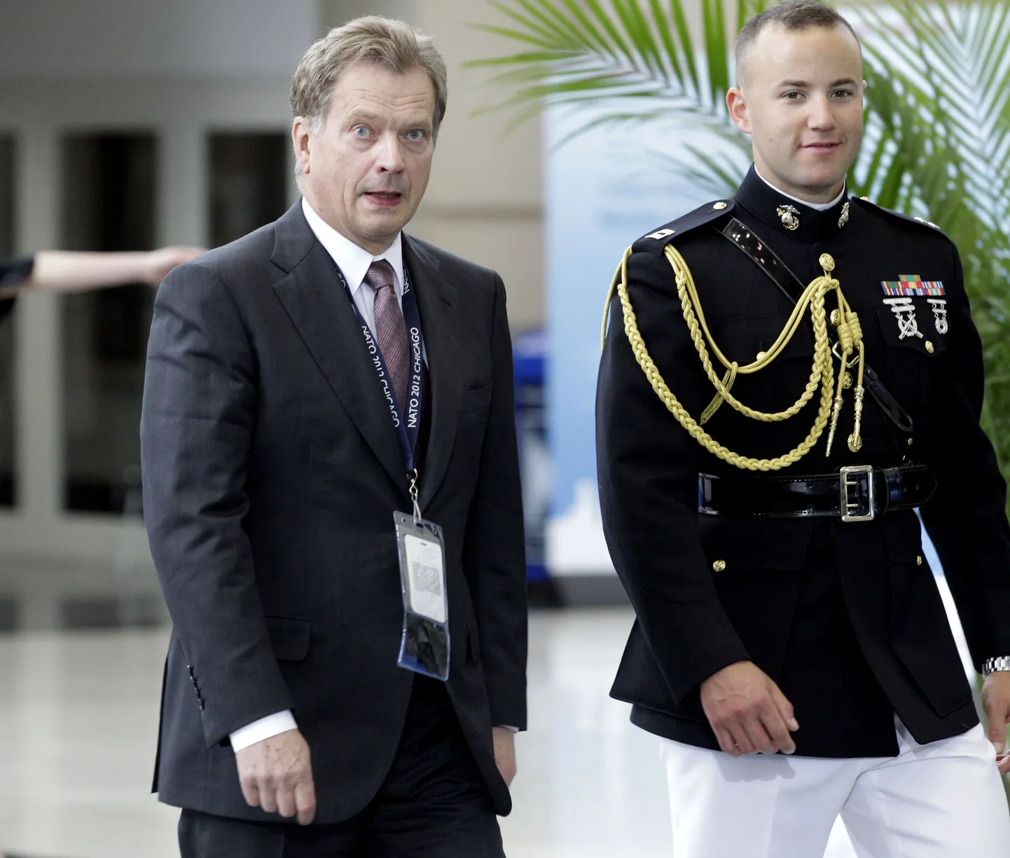 Soome president Sauli Niinistö (vasakul) saabumas NATO tippkohtumisele Chicagos 21. mail.
