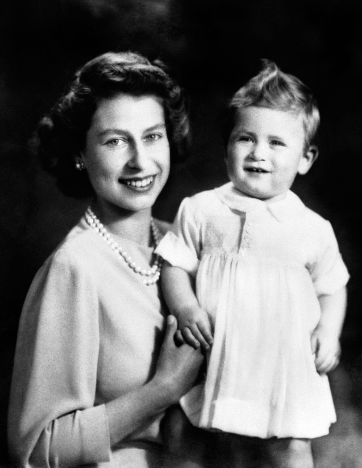 Karaliene Elizabete II un princis Čārlzs