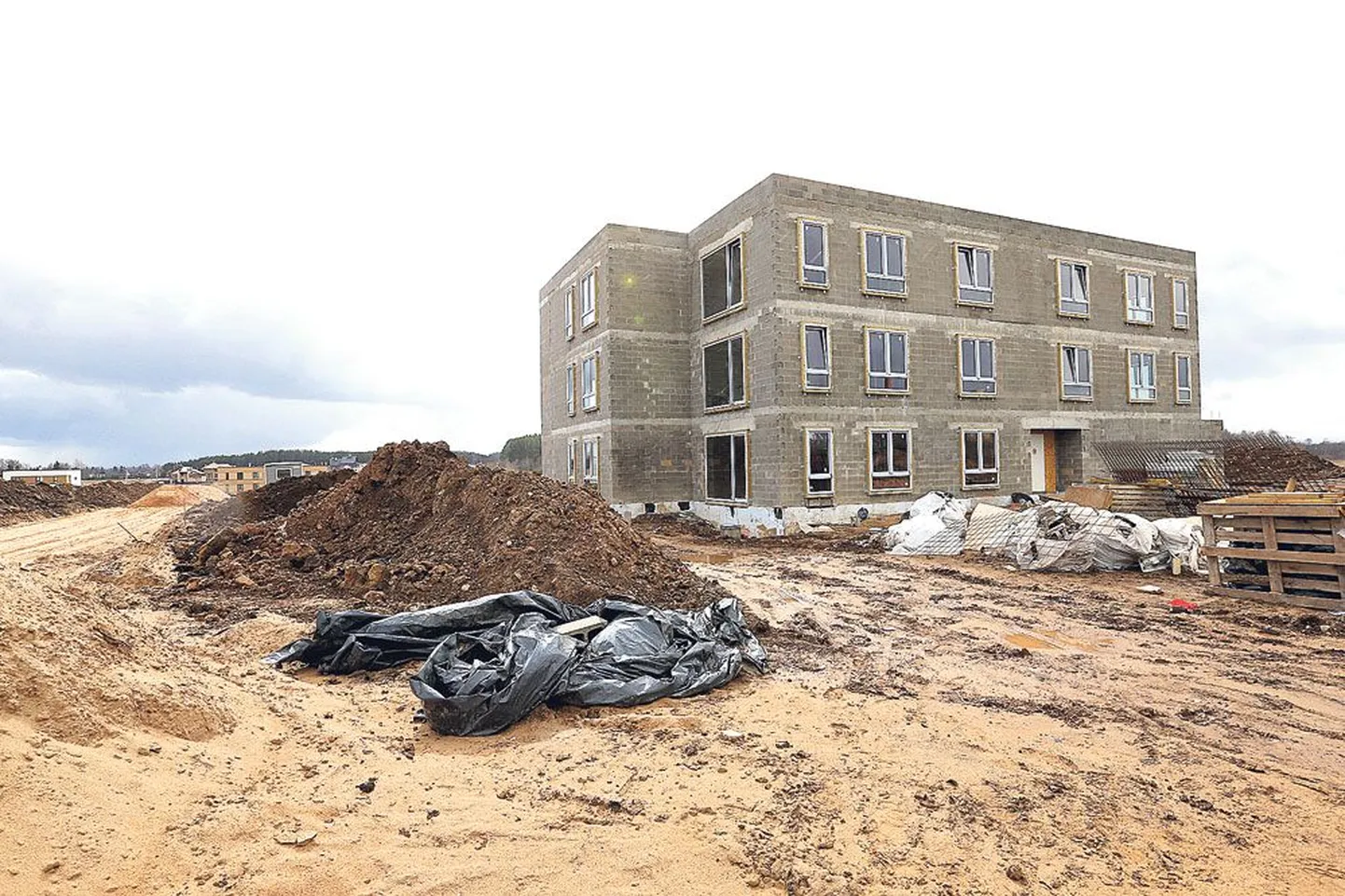 Lohkvas Metsasarve teel ehitatavais hooneis kipuvad elamispinnad kaubaks minema juba enne majade valmis saamist.