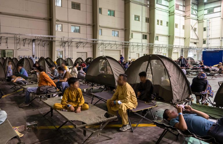 Evakuatsioonikeskus Abu Dhabi lähistel. 