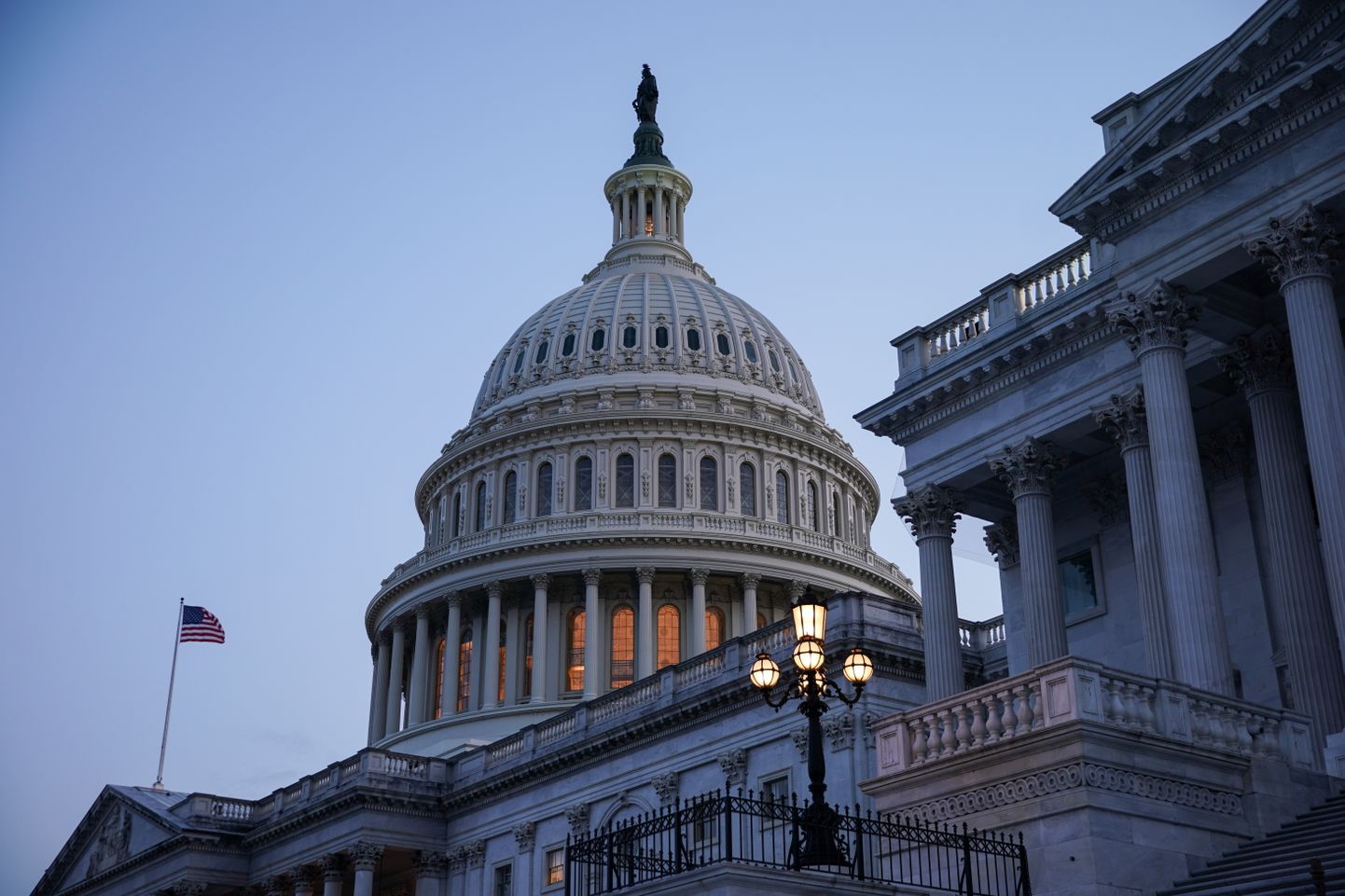 Здание Капитолия в Вашингтоне (иллюстративное фото).