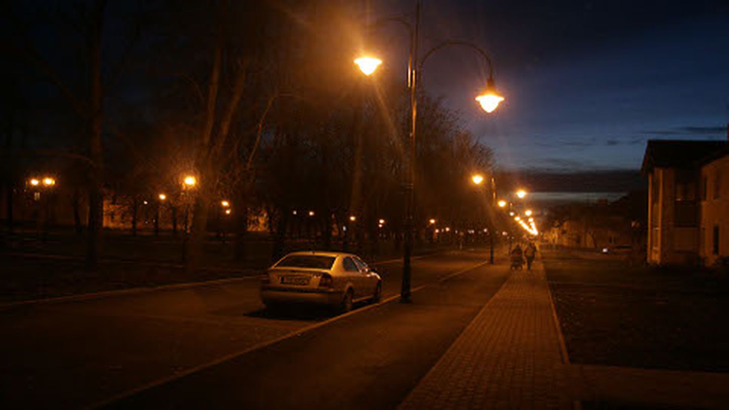 Saabusid valged ööd - ja Kohtla-Järve sai tänavavalgustuse tagasi.