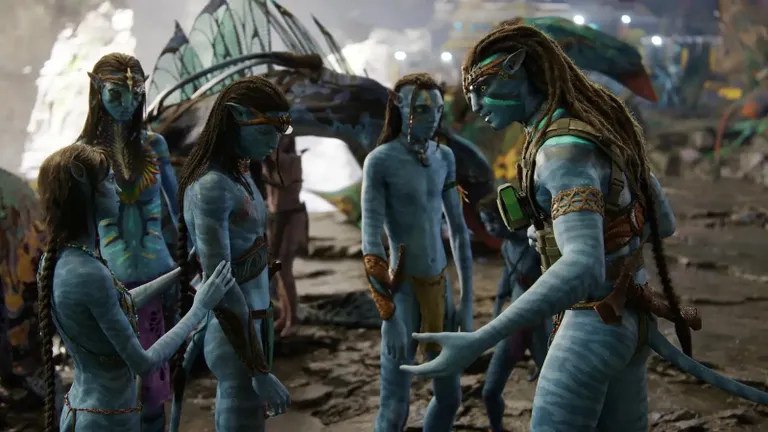 «Avatar: Vee olemus»: peale tuttavalt siniste näeme nüüd ka rohekaid na'visid.