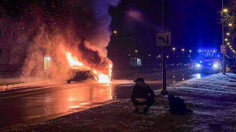 Politseinikule maksti kätte auto süütamisega – kohus mõistis ulatusliku vargajõugu liikmed süüdi