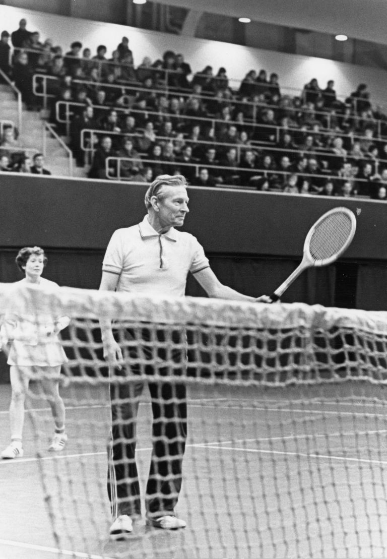 Evald Kree sooritamas Dünamo tennisehalli avalööki 3. veebruaril 1978.
