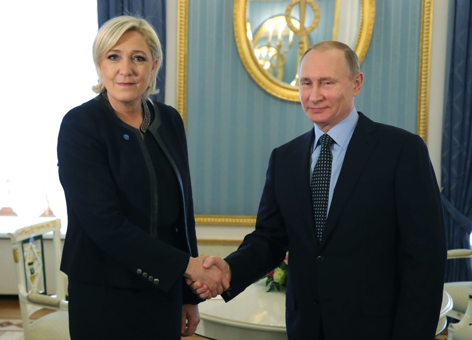 Vene president Vladimir Putin ja Prantsuse presidendikandidaat Marine Le Pen.