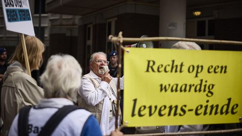Hollandis viidi esmakordselt läbi eutanaasia alla 12-aastasele lapsele