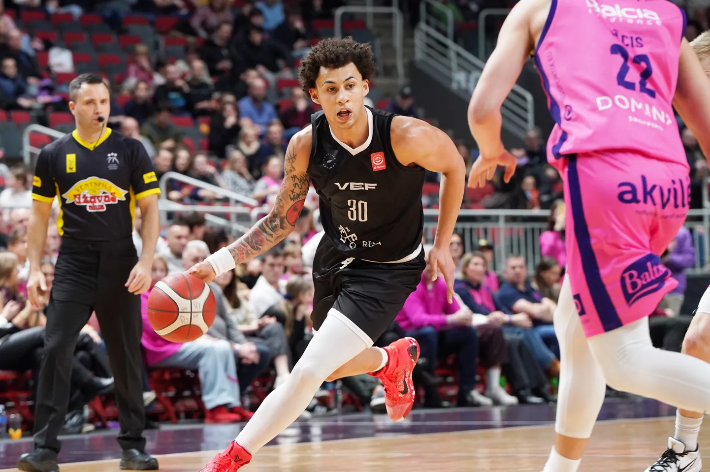 "VEF Rīga" basketbolists Isufs Sanons