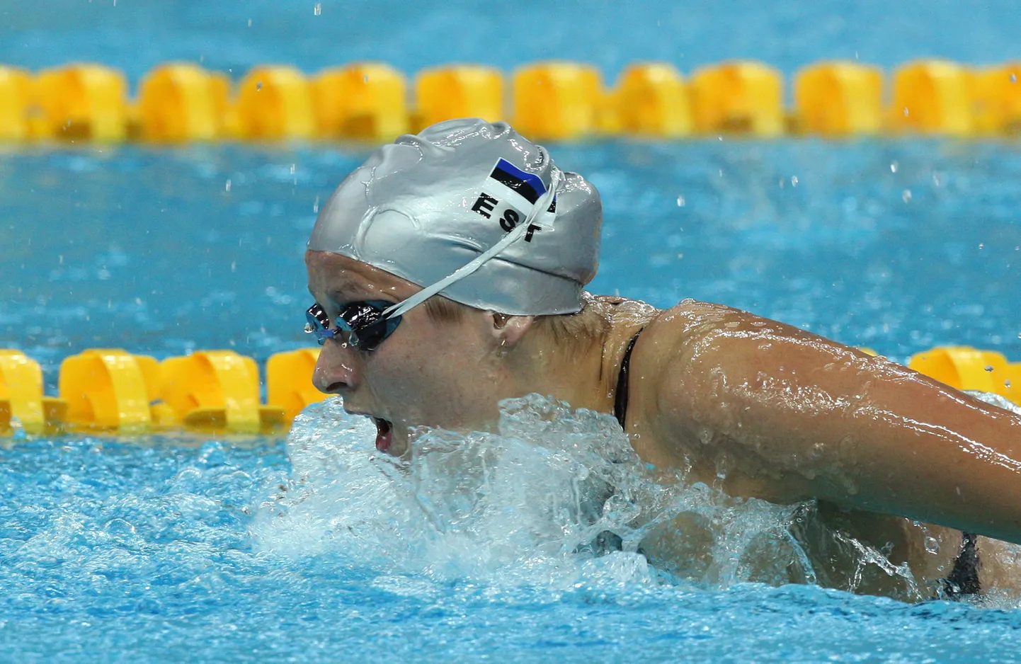 Täna teatas sportlaskarjääri lõpust viimaste aastate Eesti parim naissportlane Triin Aljand, kes oma eduka karjääri jooksul võitis kokku viis Euroopa meistrivõistluste medalit. 2012. aastal võitis ta Debrecenis 50 m liblikujumises hõbemedali. Lisaks on Aljandi auhinnakapis veel neli lühiraja Emilt võidetud medalit (kolm hõbedat ja kaks pronksi). Aastatel 2011 ja 2012 valiti ta Eesti parimaks naissõportlaseks.