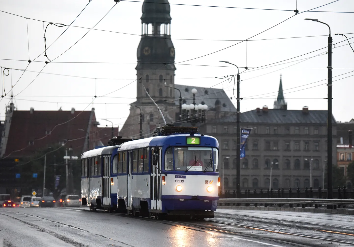 2. tramvajs uz Akmens tilta.