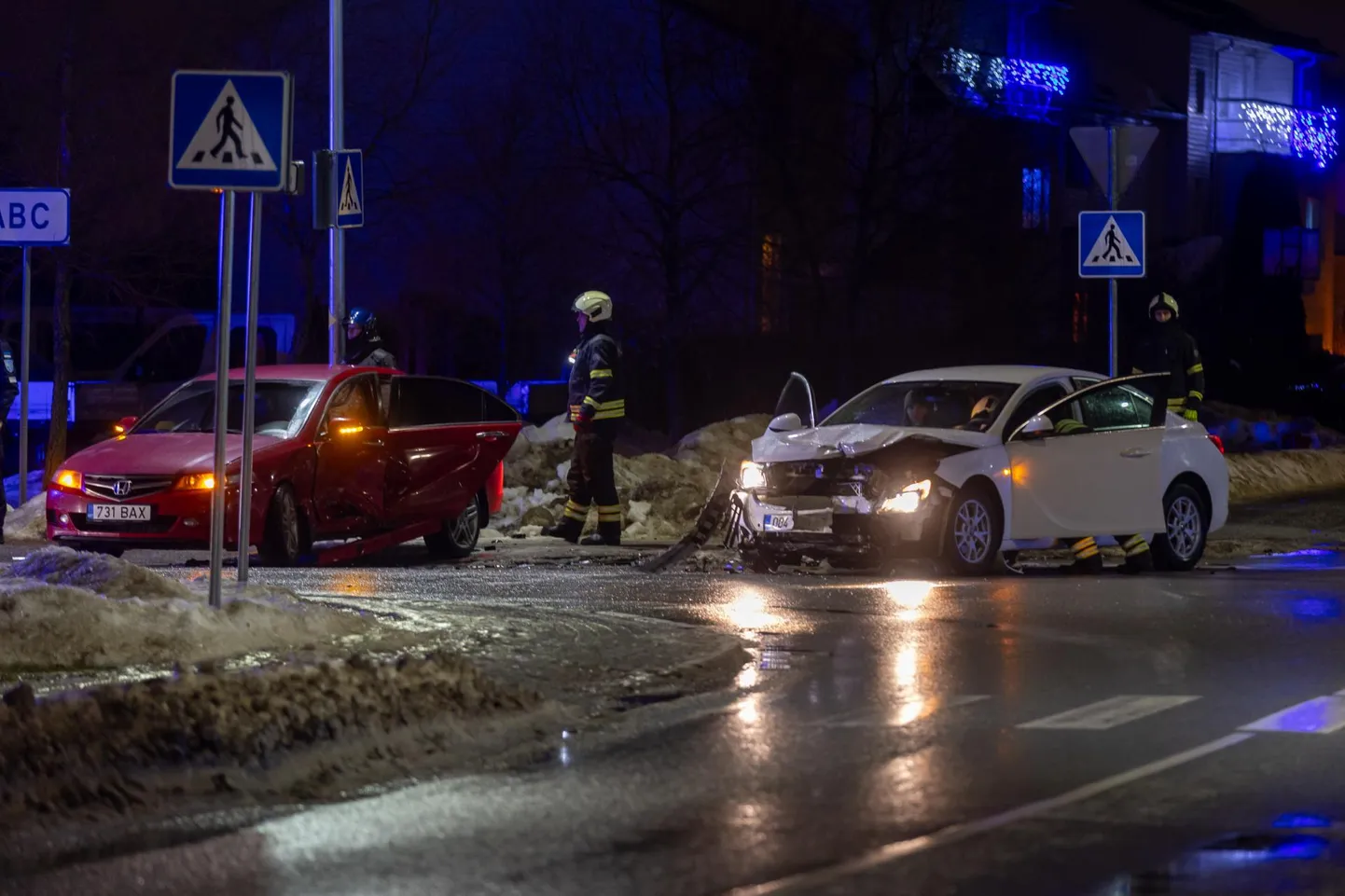 Esmaspäeva õhtupoolikul põrkasid Rakveres kokku kaks sõiduautot.