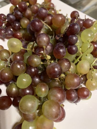 Kodumaised viinamarjad on sel aastal eriti magusad.