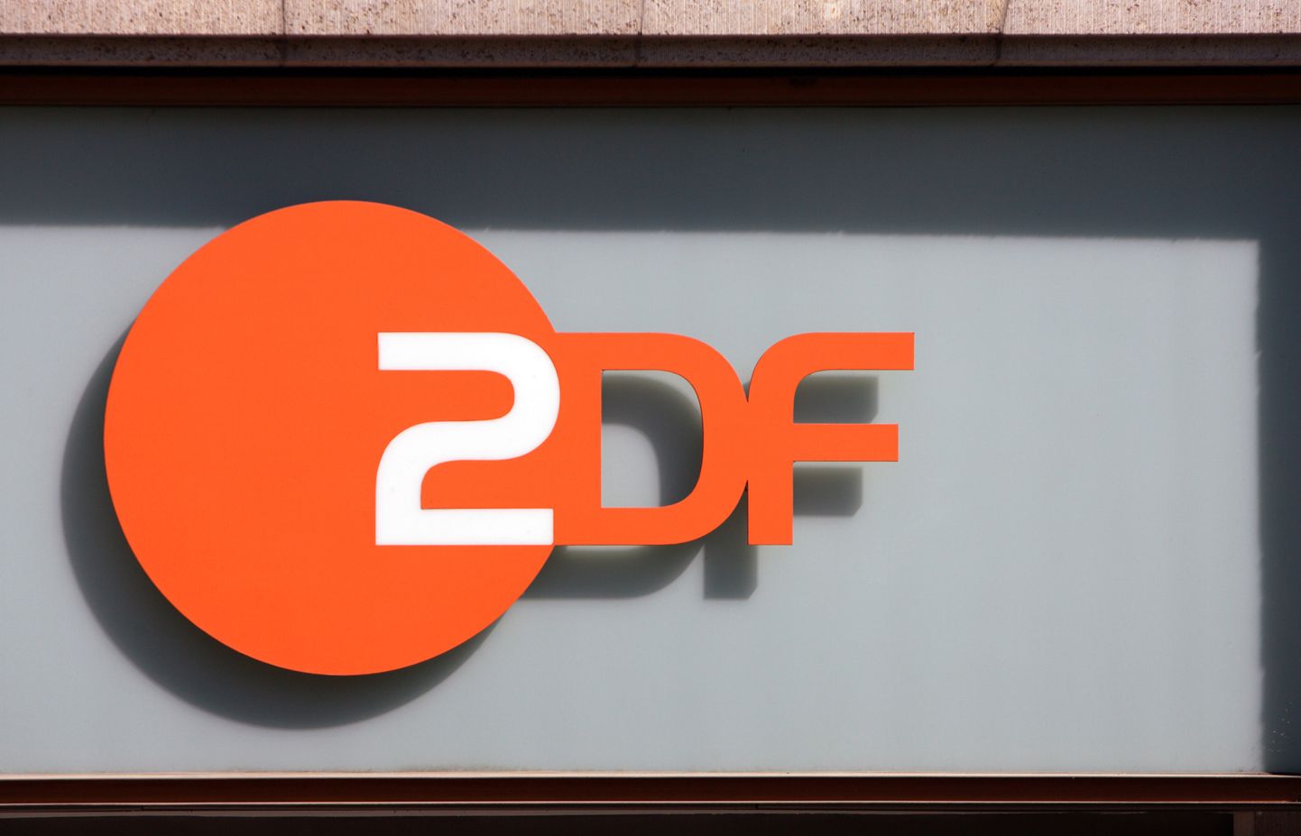 Ringhäälingu ZDF logo.