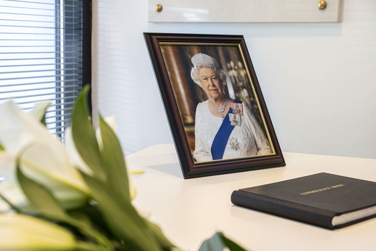 Briti saatkond avab kuninganna Elizabeth II surma puhul kaastundeavalduste raamatu.