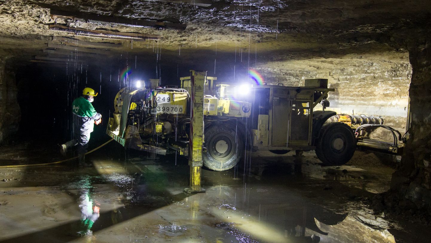 Ligemale kaks nädalat koroonapausil olnud Estonia kaevanduses jätkub alates neljapäevast põlevkivi kaevandamine.